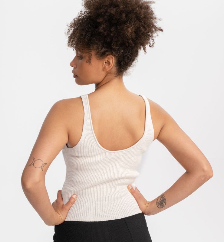 Top in maglia a costine con scollo a V