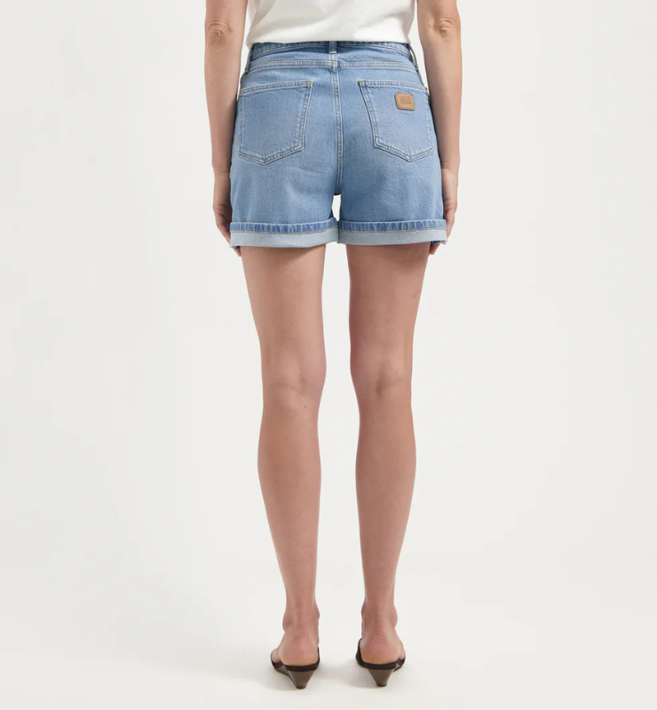 Jeans Corti Relaxed in Denim Vintage riciclato