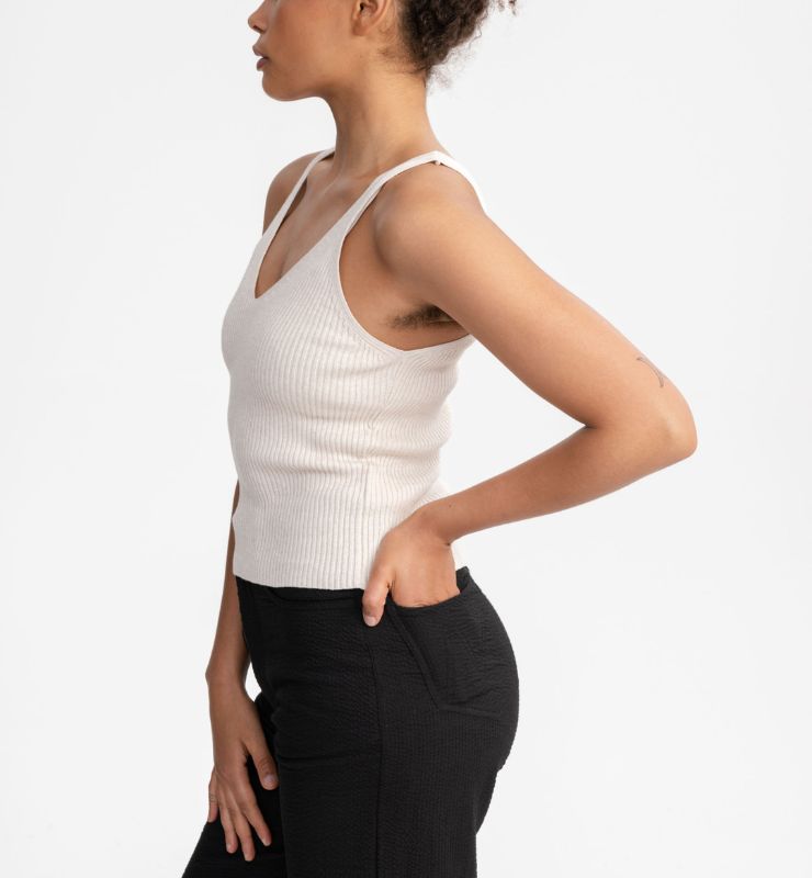 Top in maglia a costine con scollo a V