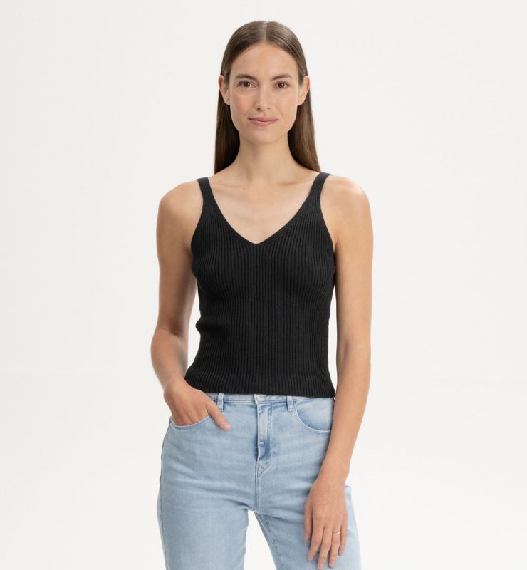Top in maglia a costine con scollo a V