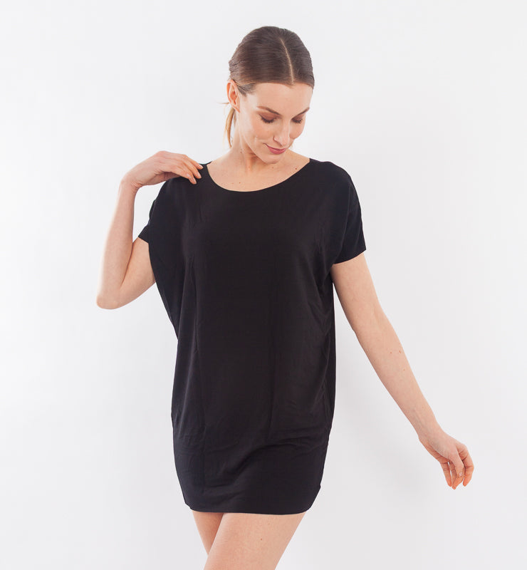 Lasergeschnittenes Oberteil aus TENCEL™ mit Dreiviertelärmeln