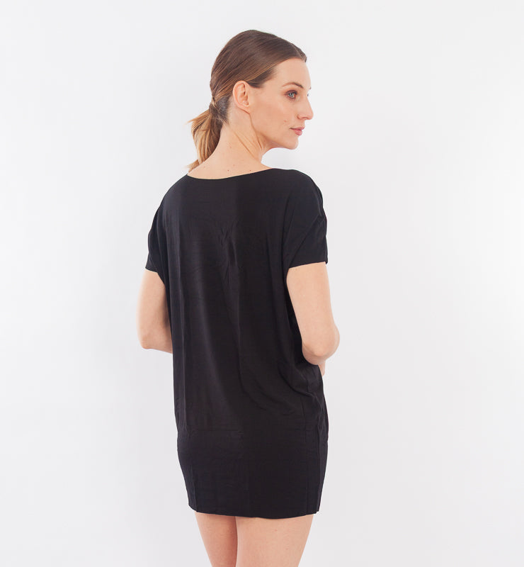 Lasergeschnittenes Oberteil aus TENCEL™ mit Dreiviertelärmeln