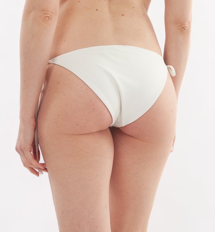 Brasilianischer Öko-Bikini-Slip aus regeneriertem ECONYL®-Nylon 